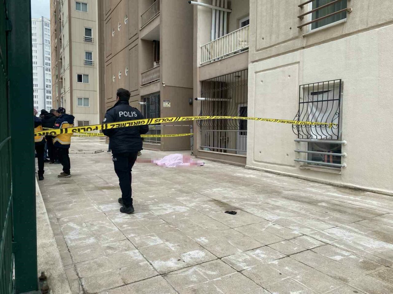 Bursa’da acı son! 17. kattaki daireden düştü…