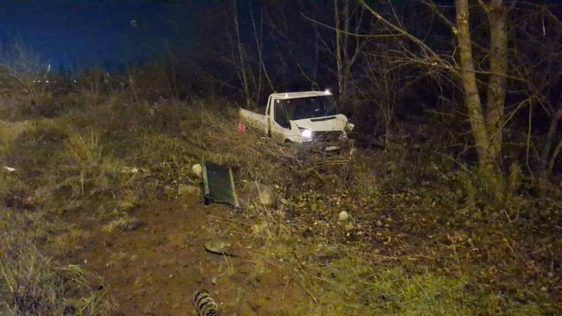 Bursa’da akıl almaz trafik kazası! Bursa’da gece saatlerinde meydana gelen trafik kazasında, kontrolden çıkan bir