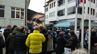 Bursa’da babasını kurtarmak isterken ölmüştü! Gözyaşlarıyla uğurlandı