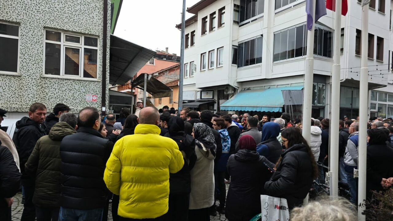 Bursa’da babasını kurtarmak isterken ölmüştü! Gözyaşlarıyla uğurlandı