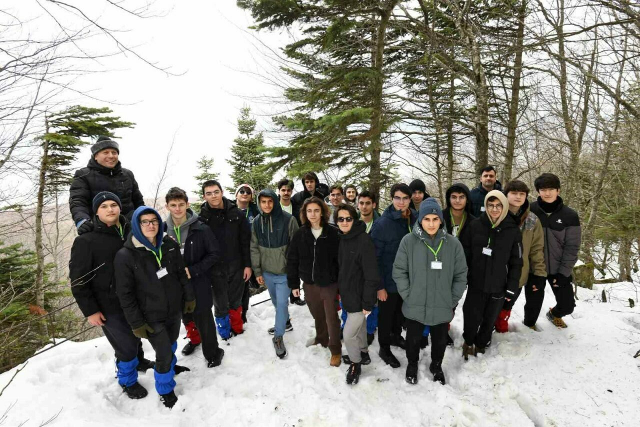 Bursa’da belediyeden öğrencilere Uludağ kampı ödülü