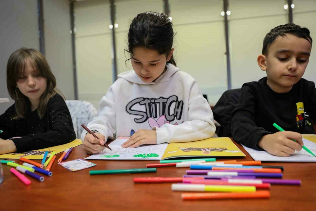 Bursa’da çocuklar afet bilincini eğlenerek kazanıyor Bursa’da çocuklar afet bilincini eğlenerek kazanıyor