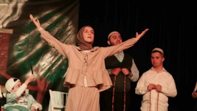 Bursa’da engelli bireyler usta sanatçılara taş çıkarttı