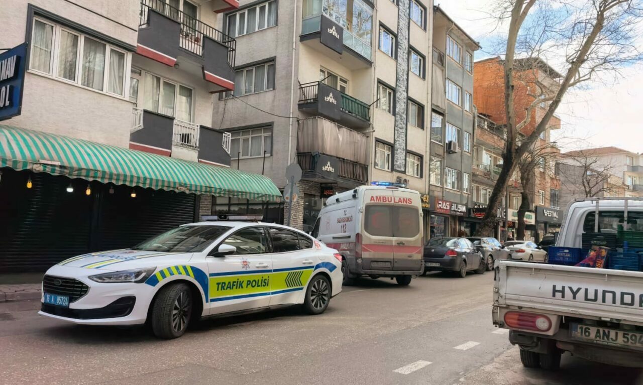 Bursa’da gizemli ölüm: Genç adam evinde ölü bulundu