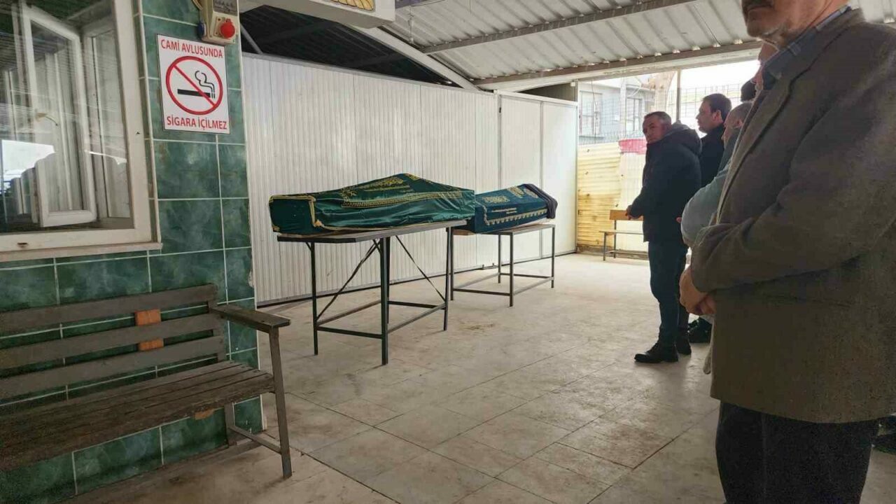 Bursa’da hayatını kaybeden çift gözyaşlarıyla uğurlandı