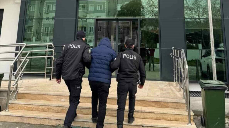 Bursa’nın Orhangazi ilçesinde aranan şahıslara yönelik polis ekiplerince düzenlenen operasyonlarda,