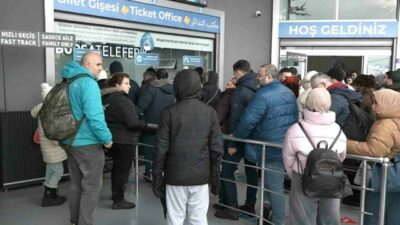 Bursa’da herkes buraya akın etti! 500 metreyi aşan kuyruk…