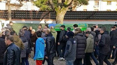 Bursa’da kahreden ölüm: Feci kazada ölen 2 genç kız gözyaşlarıyla defnedildi