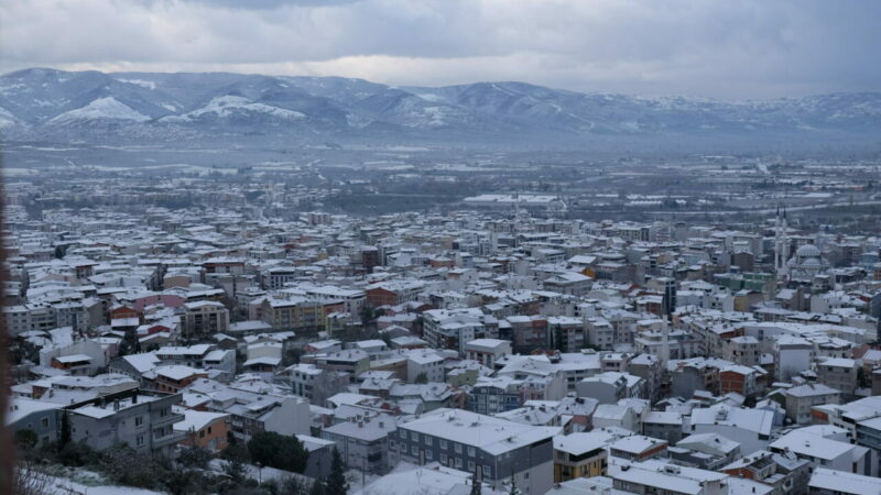 Kent merkezi beyaza büründü!