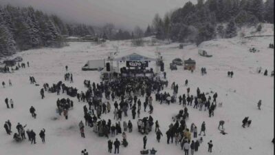 Bursa’da Kış Festivali’ne yoğun katılım trafiği felç etti