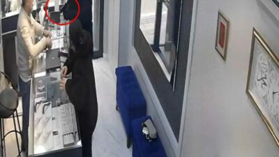 Bursa’da kuyumcuya soygun girişimi: Azarı yiyince kaçtı