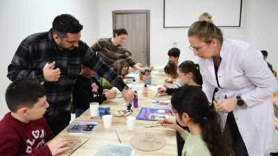 Bursa’da minikler kitaplardan ilham alarak üretiyor