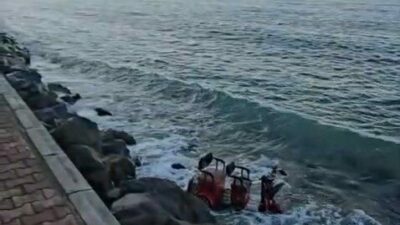 Bursa’da motosiklet denize uçtu