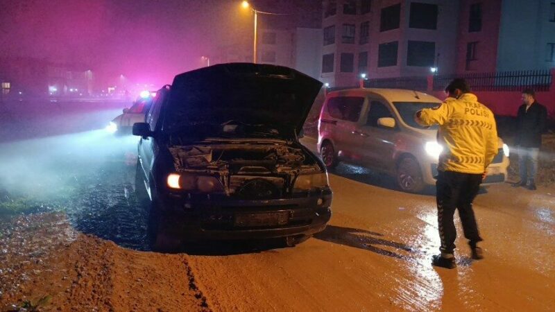 Bursa’nın İnegöl ilçesinde alkollü sürücü, polisten kaçarken kaza yapınca yakalandı.