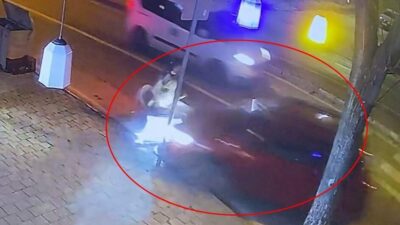 Bursa’da otomobil ile motosikletin çarpıştı! O anlar kamerada