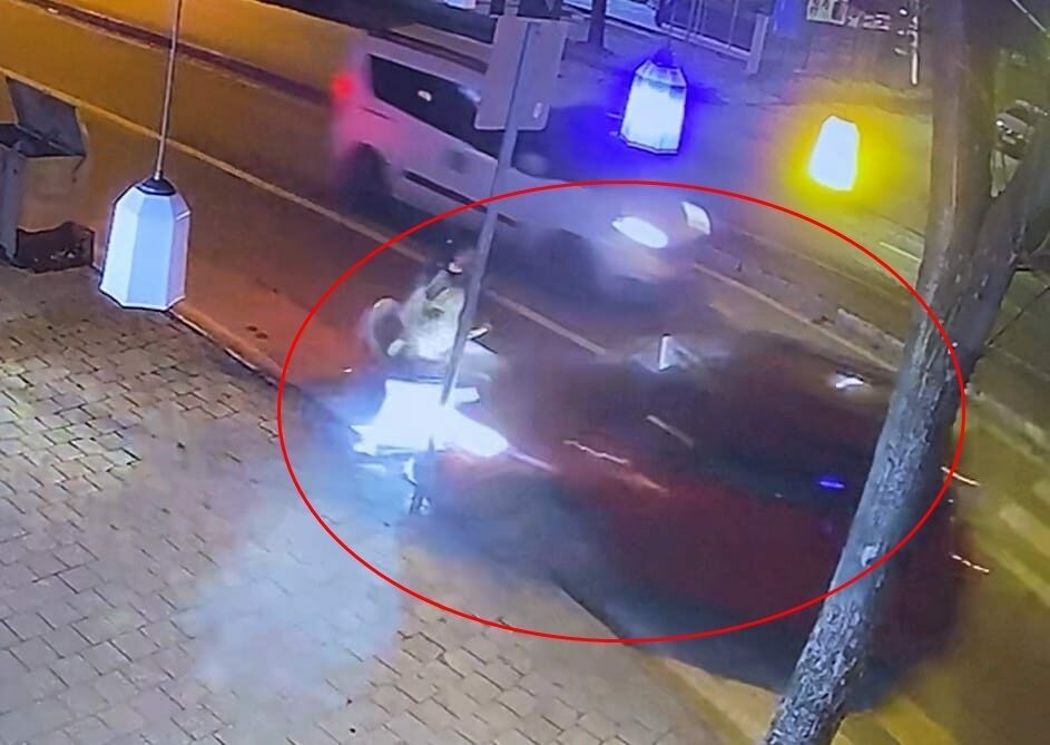 Bursa’da otomobil ile motosiklet çarpıştı! O anlar kamerada Bursa’da otomobil ile motosiklet çarpıştı! O anlar kamerada