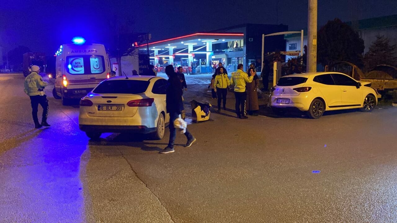 Bursa’da otomobiller çarpıştı