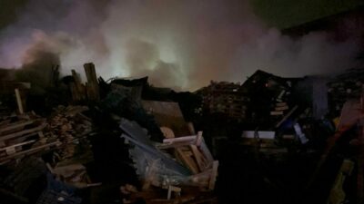 Bursa’da palet fabrikasında yangın