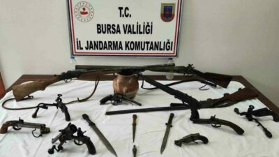 Bursa’da tarihi eser operasyonu: Çok sayıda silah ve obje ele geçirildi