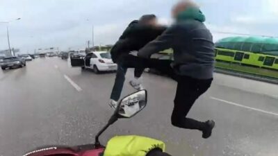 Bursa’da tekmeli-yumruklu kavga