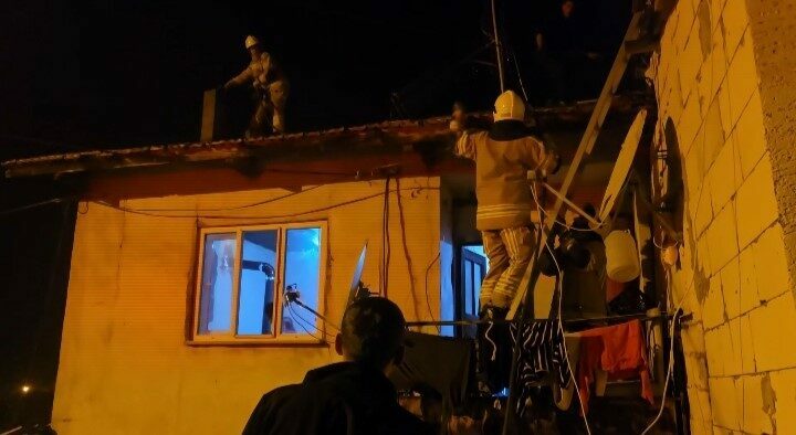 Bursa’da yangın paniği! Mahalleli sokağa döküldü Bursa’da yangın paniği! Mahalleli sokağa döküldü