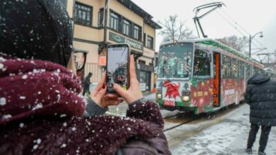 Bursa’da yeni yıl coşkusu nostaljik tramvayla yaşanıyor