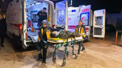 Bursa’da yolun karşısına geçmek isteyenlere motosiklet çarptı