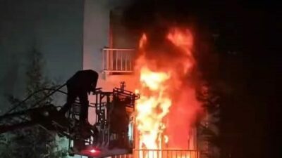 Bursa’daki evde yangın çıktı; 1’i çocuk 3 kişi…