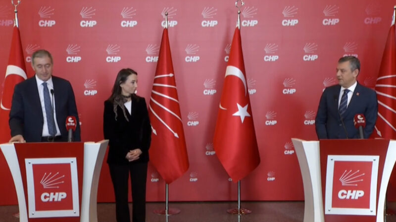 DEM Parti CHP ile görüştü DEM Parti Eş Genel Başkanları Tuncer Bakırhan ve Tülay Hatimoğulları,