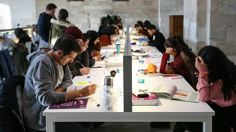 Bursa’daki üniversitelilere final haftasında destek!