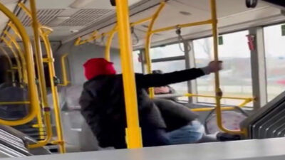 Bursa’da otobüste tekme tokat kavga: “Komutanıma bıçak çekmişti”