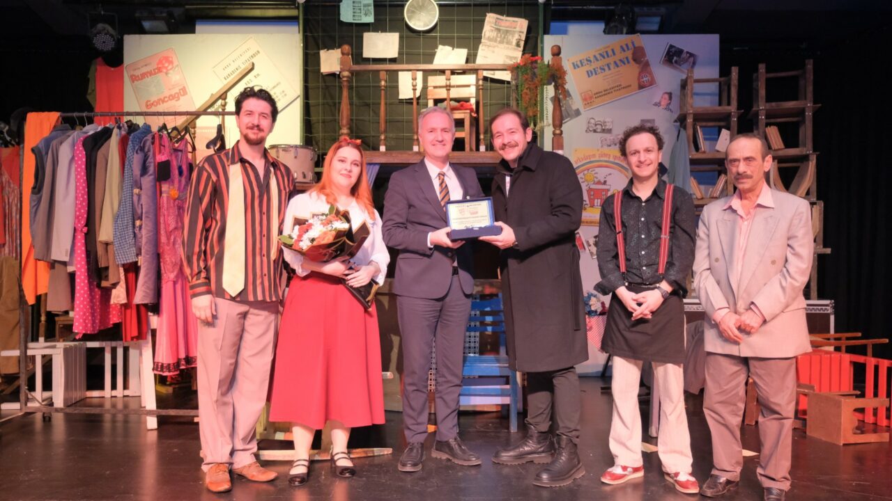 İnegöl sahnesinde festival var