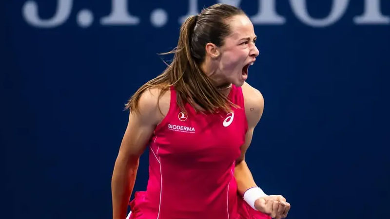 Milli tenisçi Zeynep Sönmez tarihe geçti!