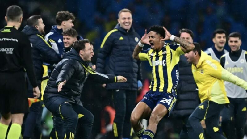 Fenerbahçe, finalde karşılaştığı Galatasaray'ı mağlup ederek Süper Kupa'nın sahibi oldu.