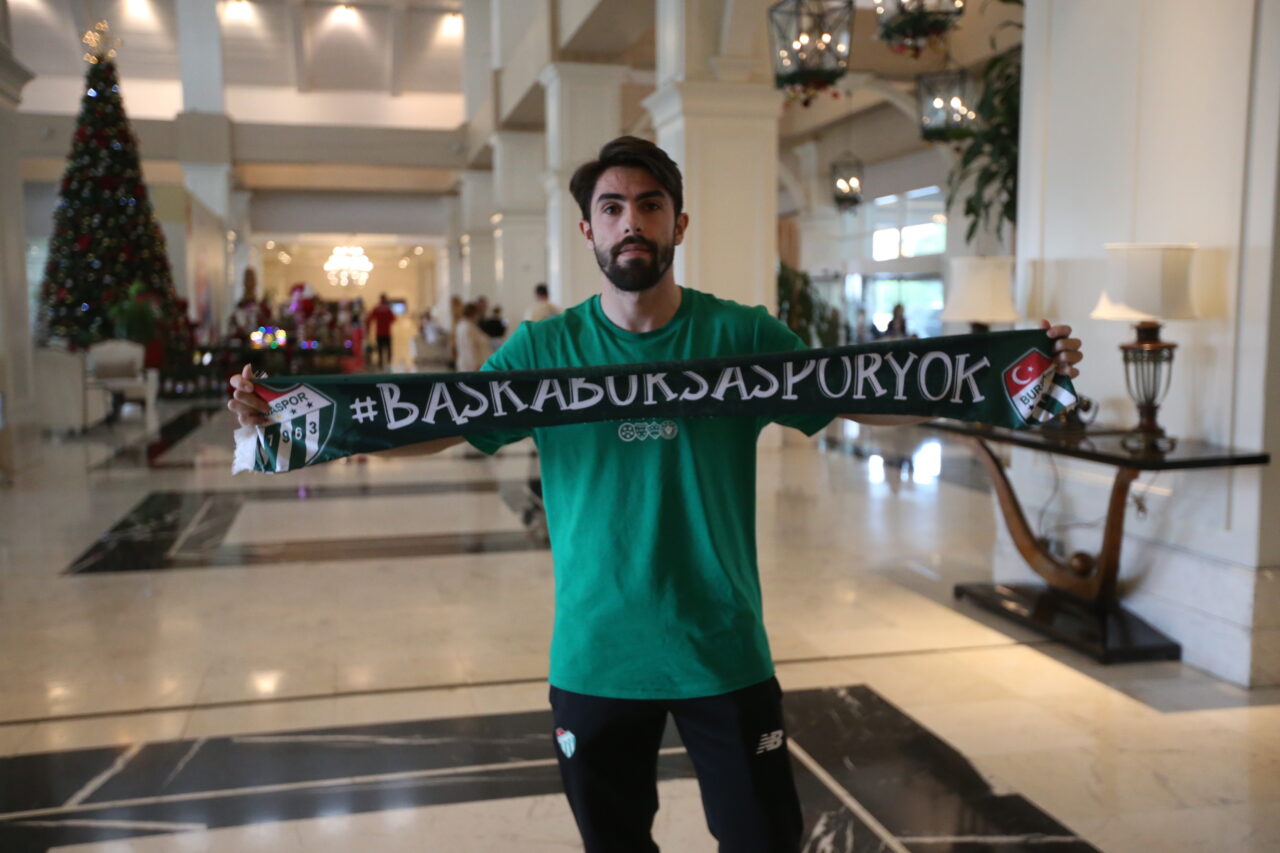 Bursaspor’un yeni transferinden ilk mesaj; ‘Vizyonunu gördüm buraya geldim’ Bursaspor’un yeni transferinden ilk mesaj; ‘Vizyonunu gördüm buraya geldim’