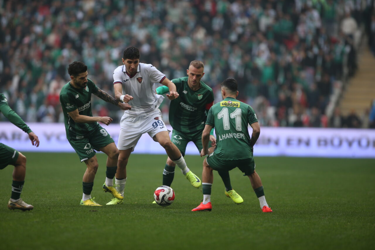 Bursaspor maçında ikinci yarı başladı