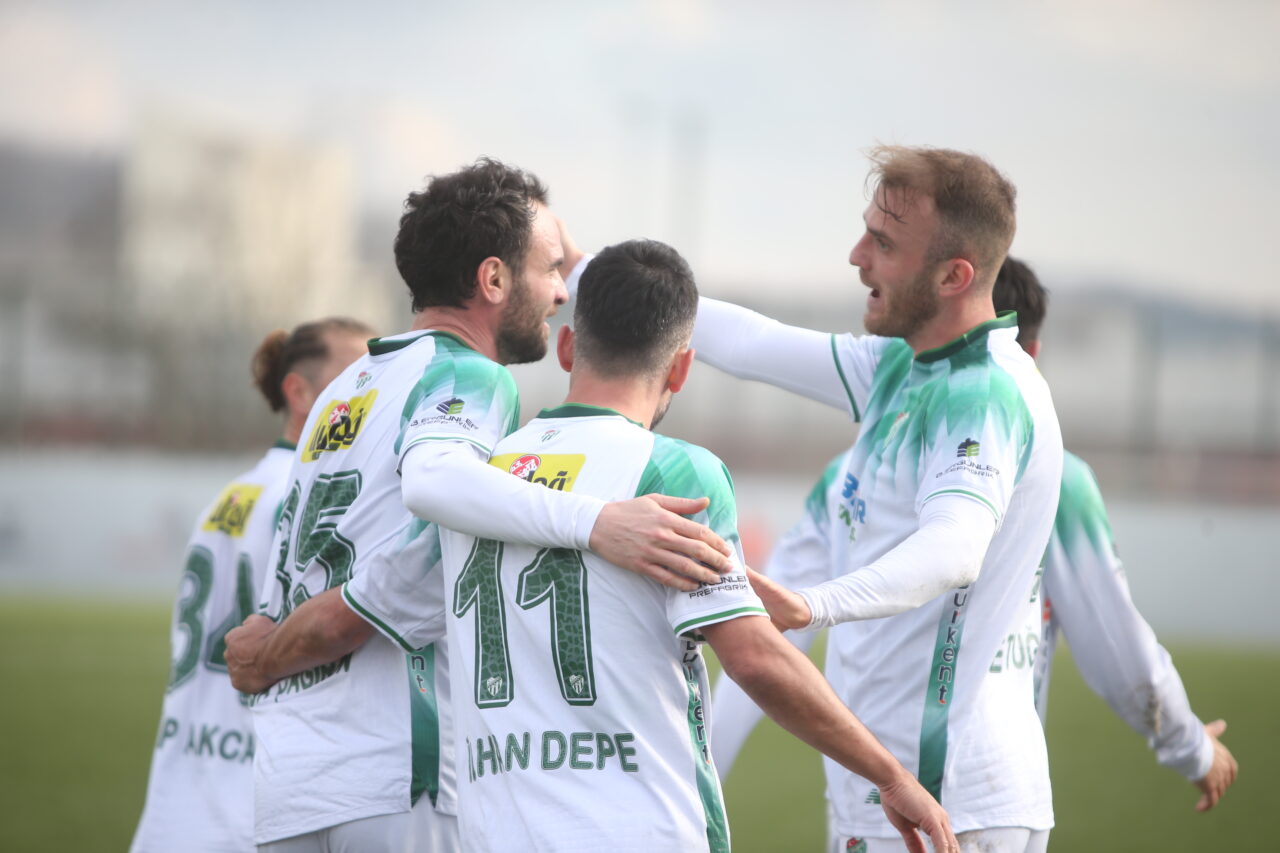 Bursaspor’un Arnavutköy galibiyetine sıcağı sıcağına değerlendirme: ‘Muzaffer Timsah!’