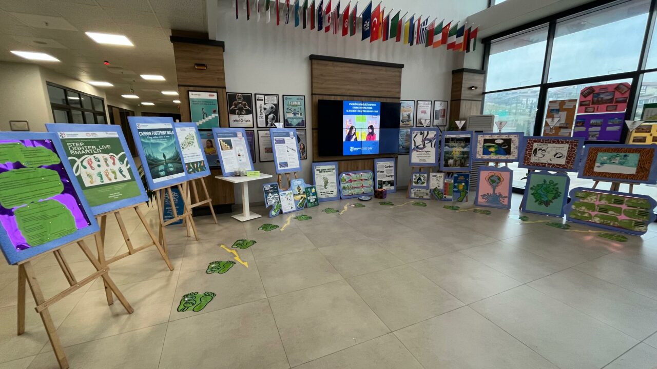 Gökkuşağı Koleji’nde çifte gurur: Hem karne heyecanı hem çevre bilinci!