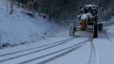 Bursa’da karla kaplı yollar Büyükşehir’le açılıyor