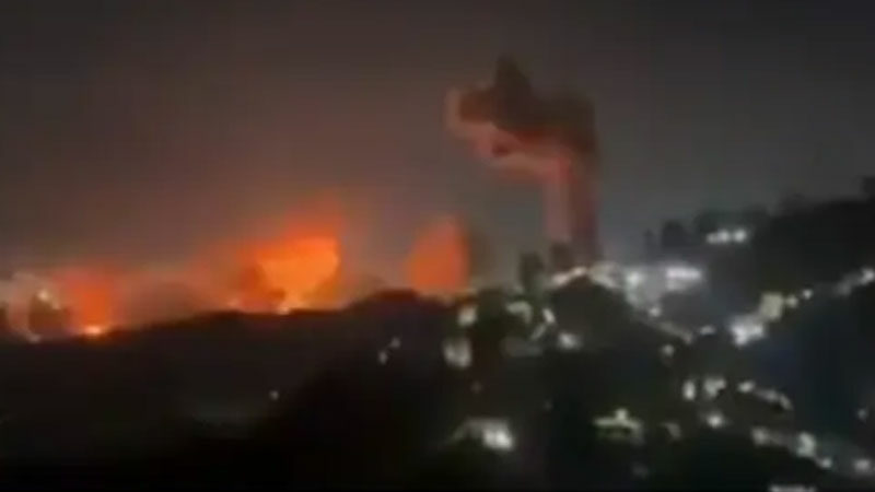 Venezuela’ya hava saldırısı; Emri Trump verdi, ilk resmi açıklama geldi Venezuela'nın başkenti Karakas'ta en az 7 noktada patlama meydana geldi.