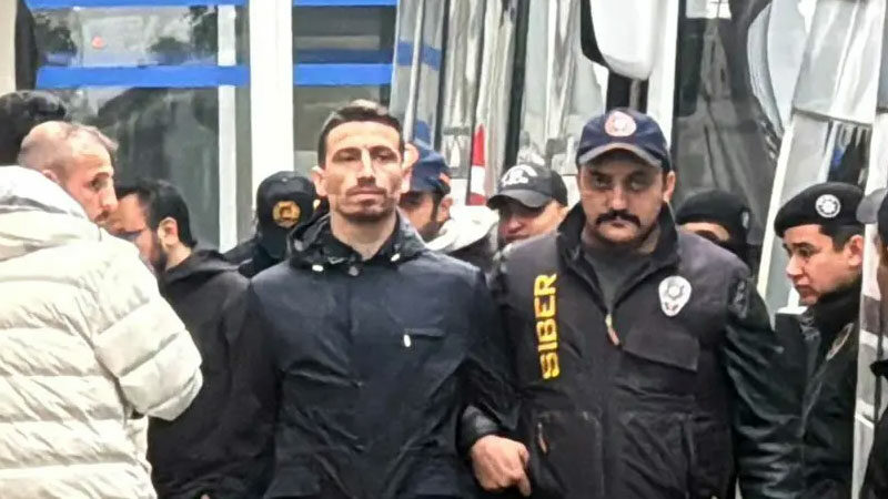 Futbolda bahis soruşturması kapsamında tutuklanan Fenerbahçeli Mert Hakan Yandaş ile