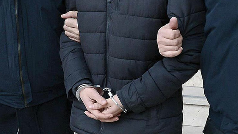 Bursa'da cezaevi firarisi 2 hükümlü polis operasyonuyla yakalandı.