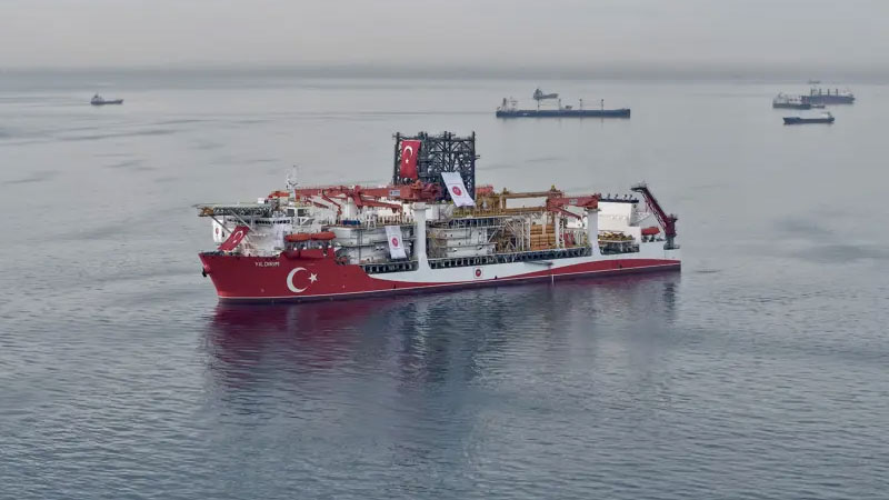 Yıldırım Sondaj Gemisi Karadeniz yolunda: Boğaz kapatıldı