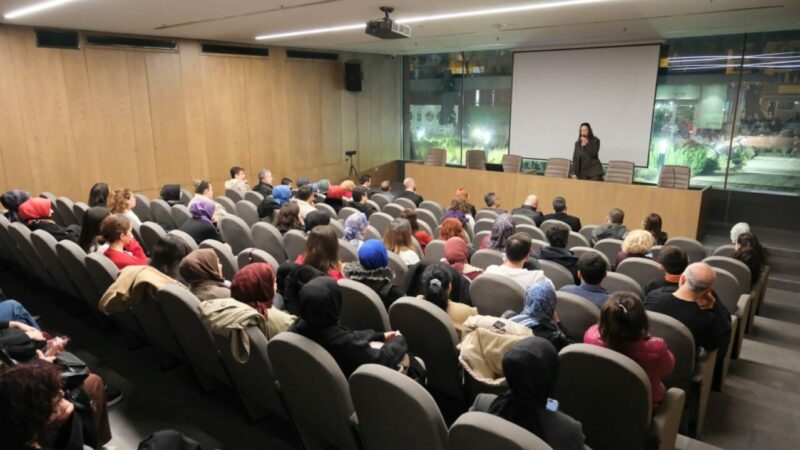 İnegöl Belediyesi’nden otizm farkındalığını arttıran seminer İnegöl Belediyesi, Otizmli Araştırmacı Yazar Espina Hande Ayas’ın konuşmacı olarak