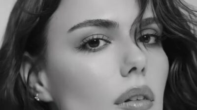 Ünlü çift bu defa köyden paylaşım yaptı! Ünlü çift bu defa köyden paylaşım yaptı!