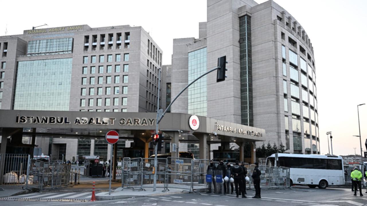 Ünlülere yönelik uyuşturucu soruşturması: 25 şüpheli adliyede Ünlülere yönelik uyuşturucu soruşturması: 25 şüpheli adliyede