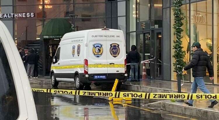 Siteye bırakılan kargo paketi patladı Siteye bırakılan kargo paketi patladı