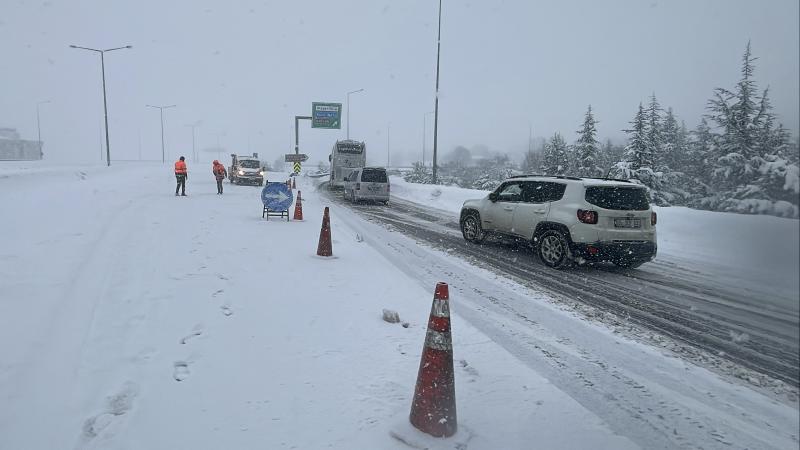 Sivas-Kayseri yolu ulaşıma kapandı