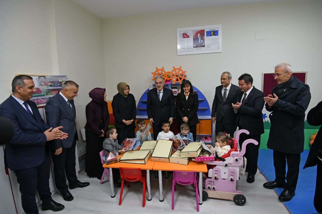 Bursa’da özel çocukların karne heyecanı