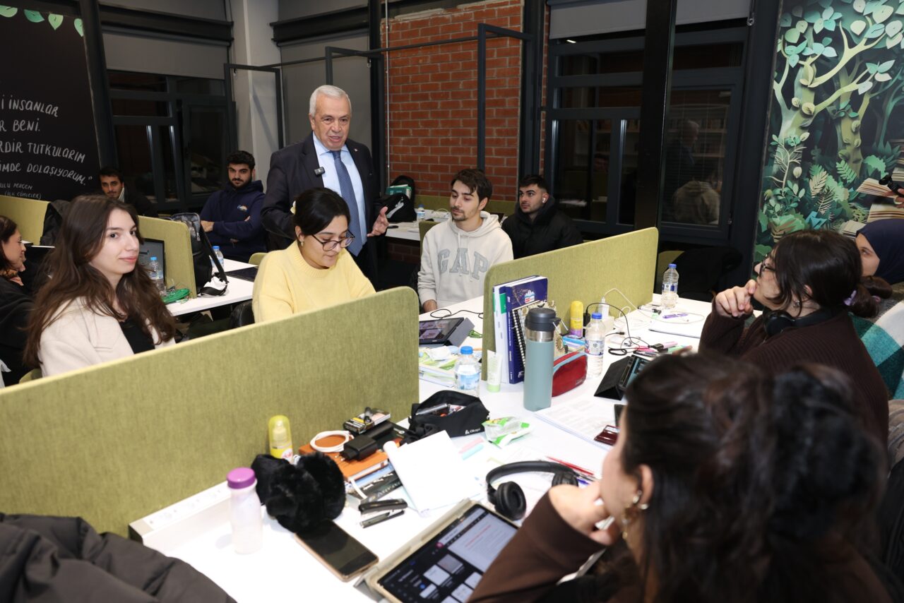 Başkan Şadi Özdemir’den gençlere moral ziyareti